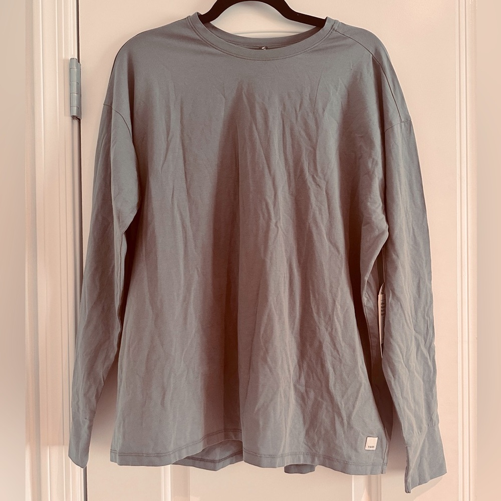 Vuori LS Feather Tee Stormy NWT ☀️🏝️